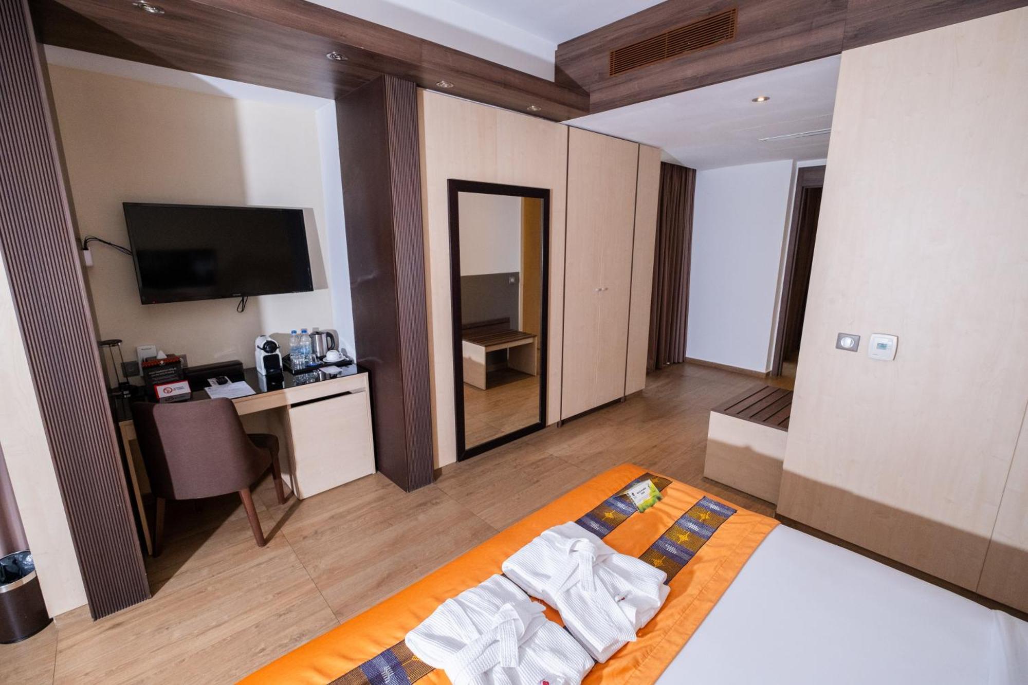 Azalai Hotel อาบีจาน ภายนอก รูปภาพ
