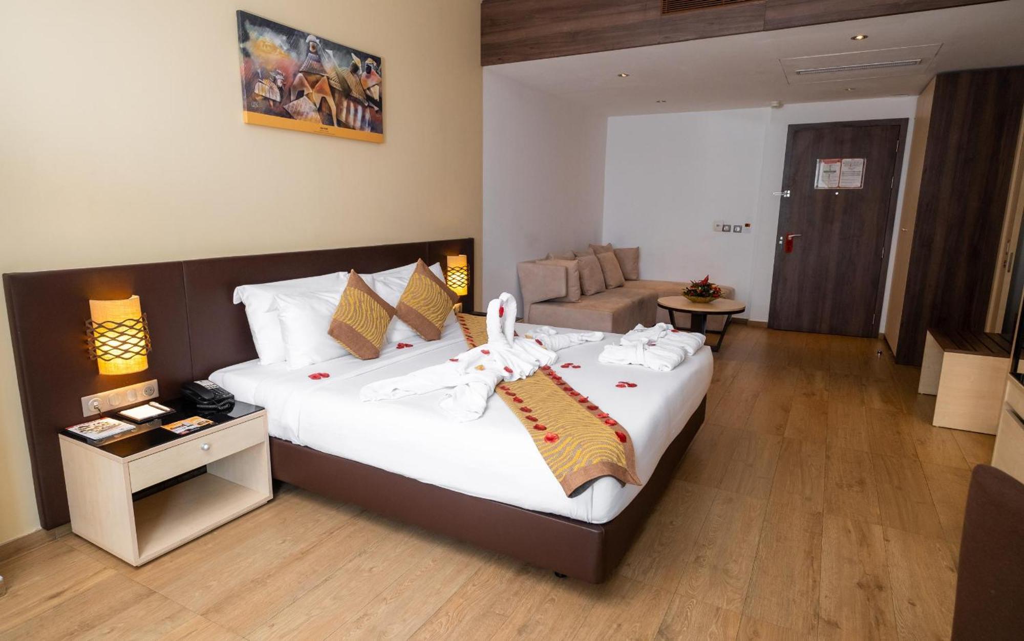 Azalai Hotel อาบีจาน ภายนอก รูปภาพ