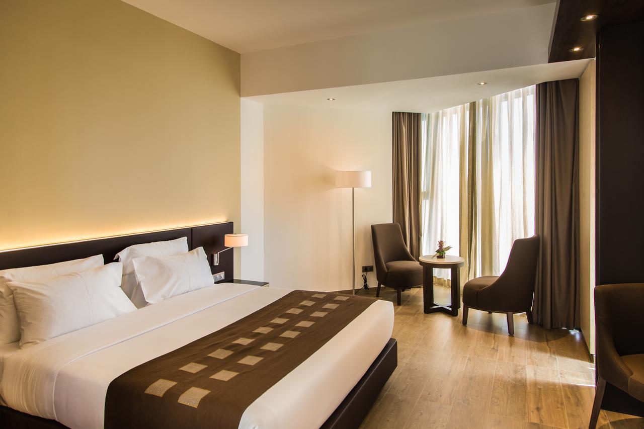 Azalai Hotel อาบีจาน ภายนอก รูปภาพ